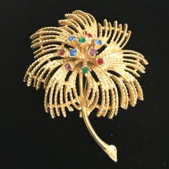 Sarah Coventry Gold Tone & Rhinestone Brooch - Picture 3 of 9